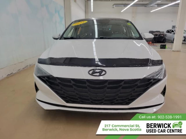 Hyundai Elantra Preferred w/Sun and Tech 2023
