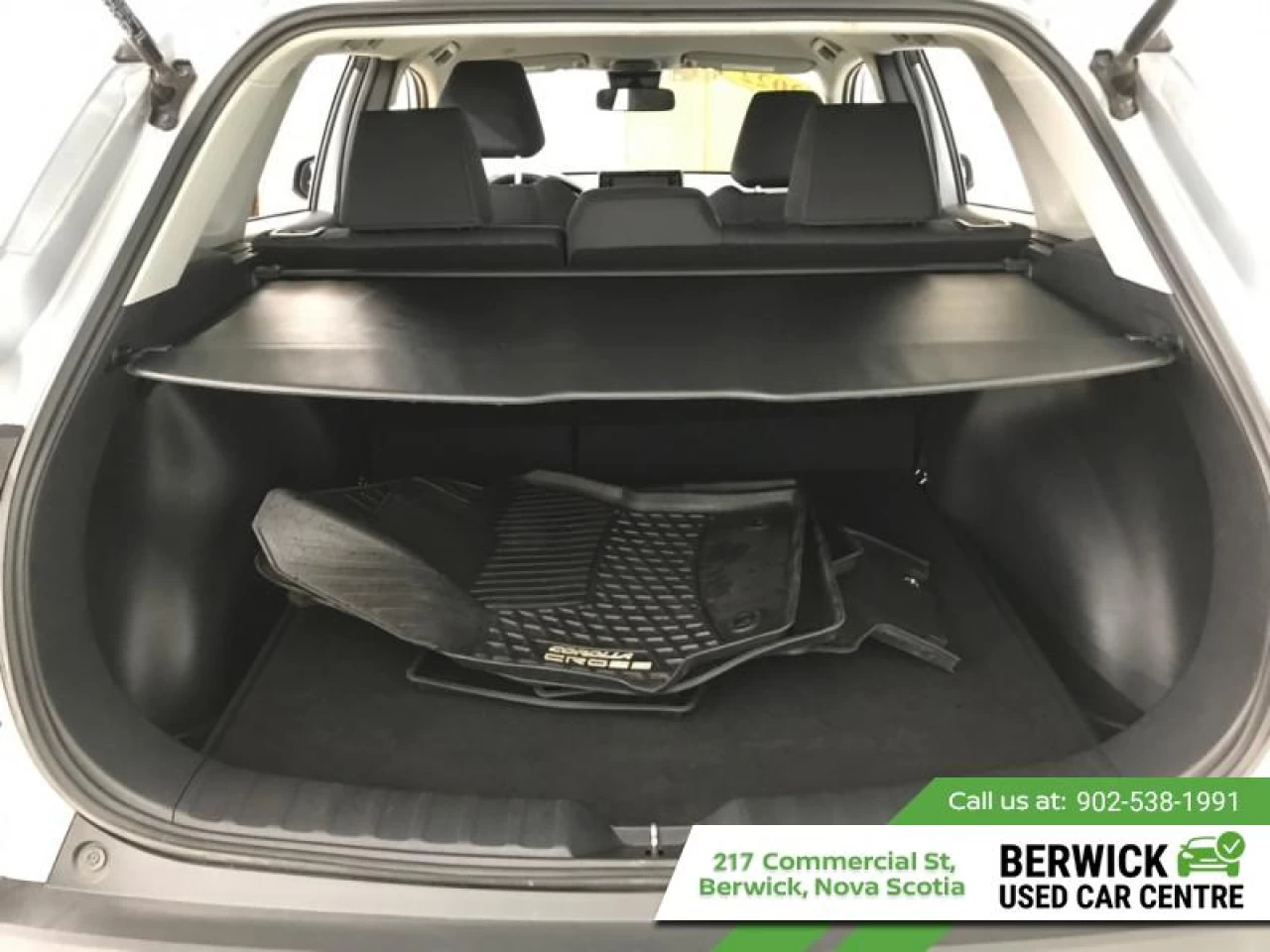 2022 Toyota Corolla Cross LE AWD Main Image