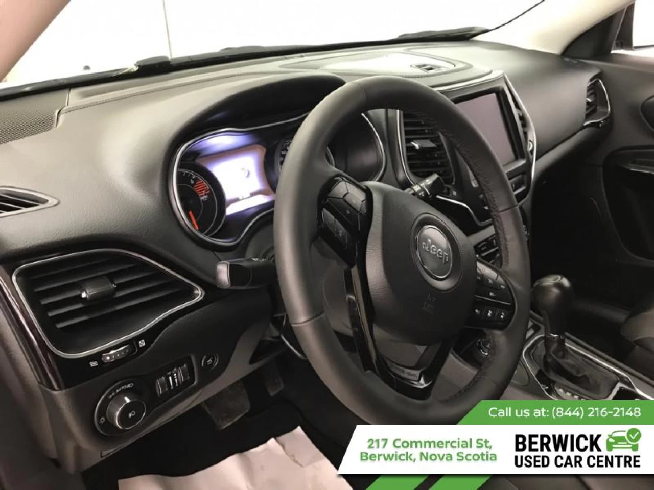 2023 Jeep Cherokee Altitude Main Image