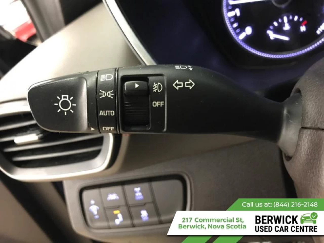 2020 Hyundai Santa Fe 2.0T Preferred AWD w/Sunroof Main Image
