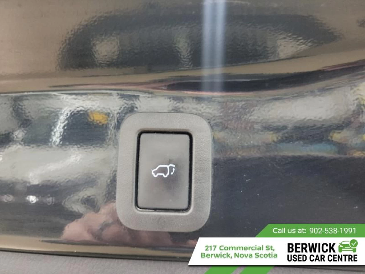 2017 Toyota Highlander LE Main Image