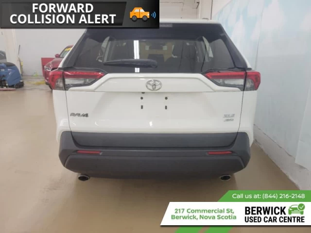 Toyota RAV4 XLE AWD 2021