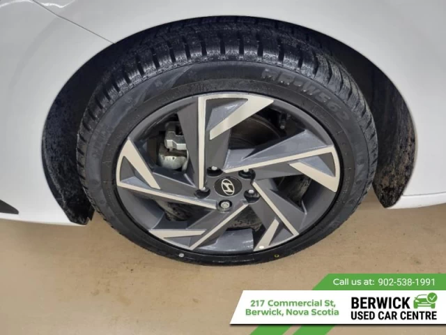 Hyundai Elantra Preferred IVT w/Tech Pkg 2025