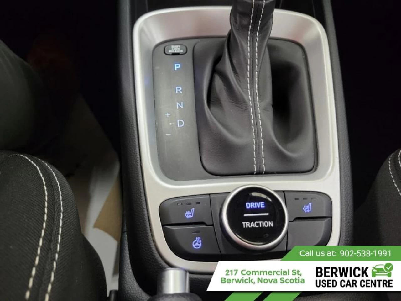 2023 Hyundai Venue Preferred Main Image