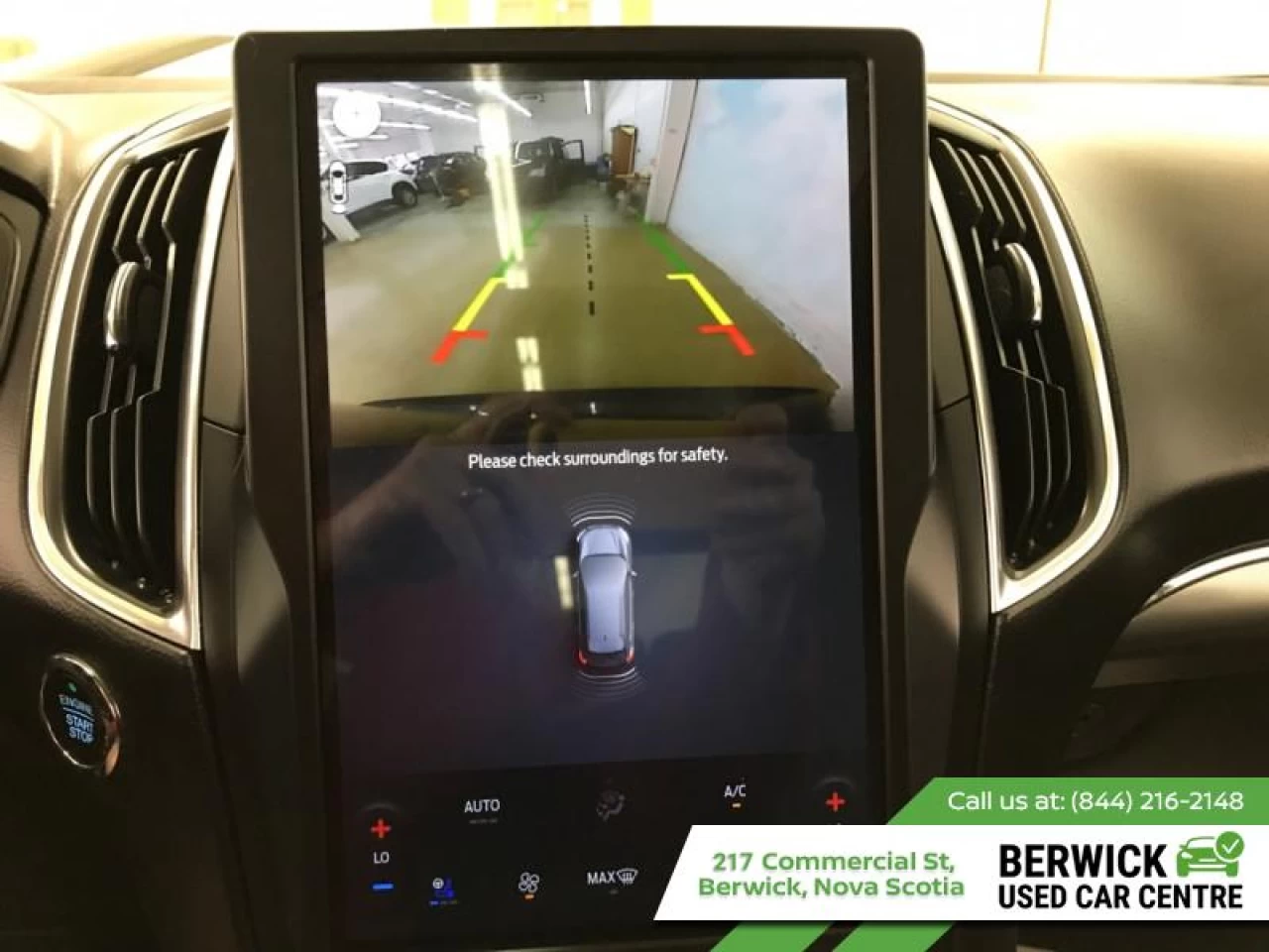2022 Ford Edge Titanium Main Image