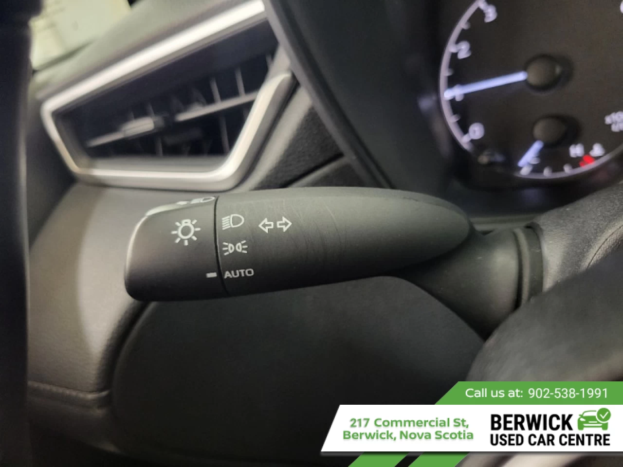 2023 Toyota Corolla Cross LE AWD Main Image