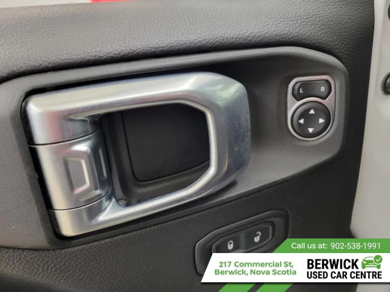 2022 Jeep Wrangler Unlimited Sahara Main Image