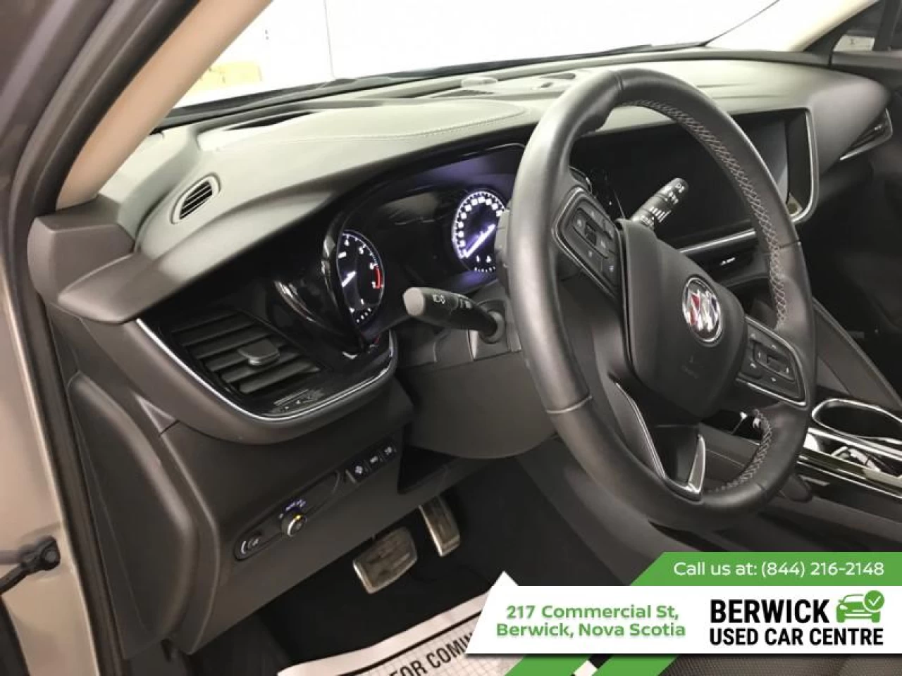 2022 Buick Envision Essence Main Image