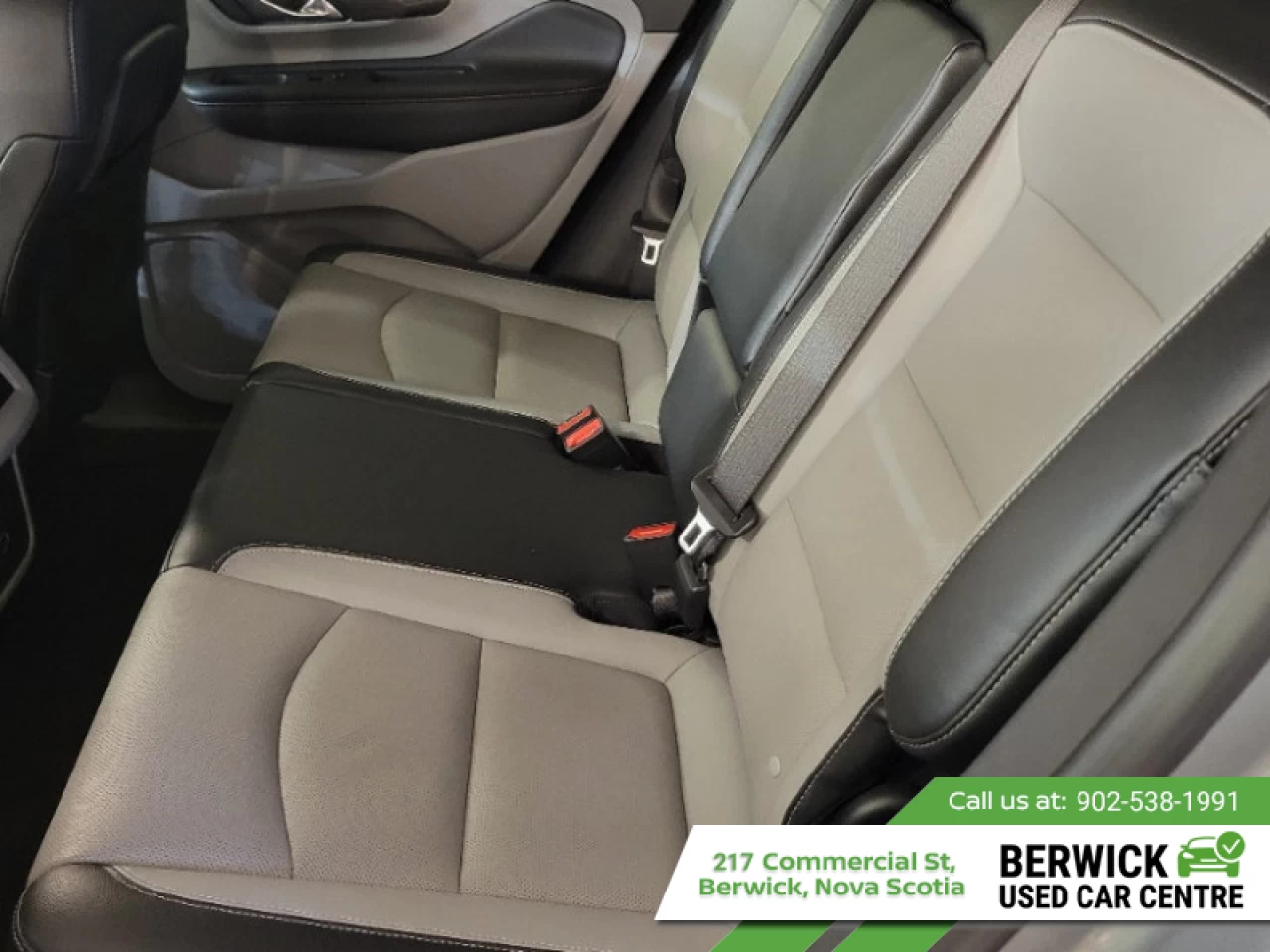 2023 GMC Terrain SLT Main Image