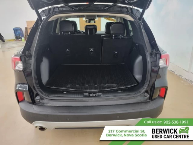 Ford Escape Titanium Hybrid 4WD 2020