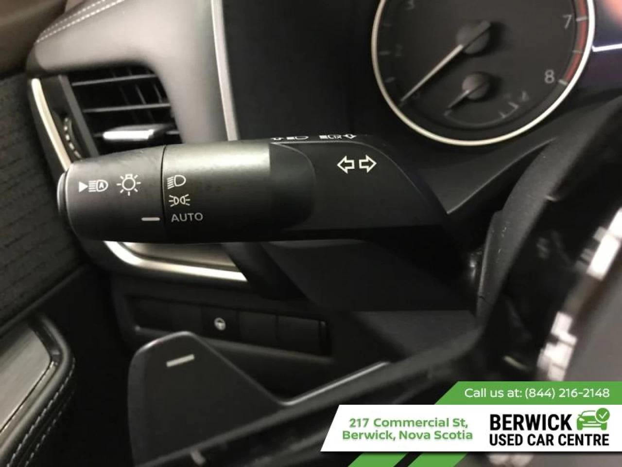 2023 Nissan Rogue SV Moonroof Main Image