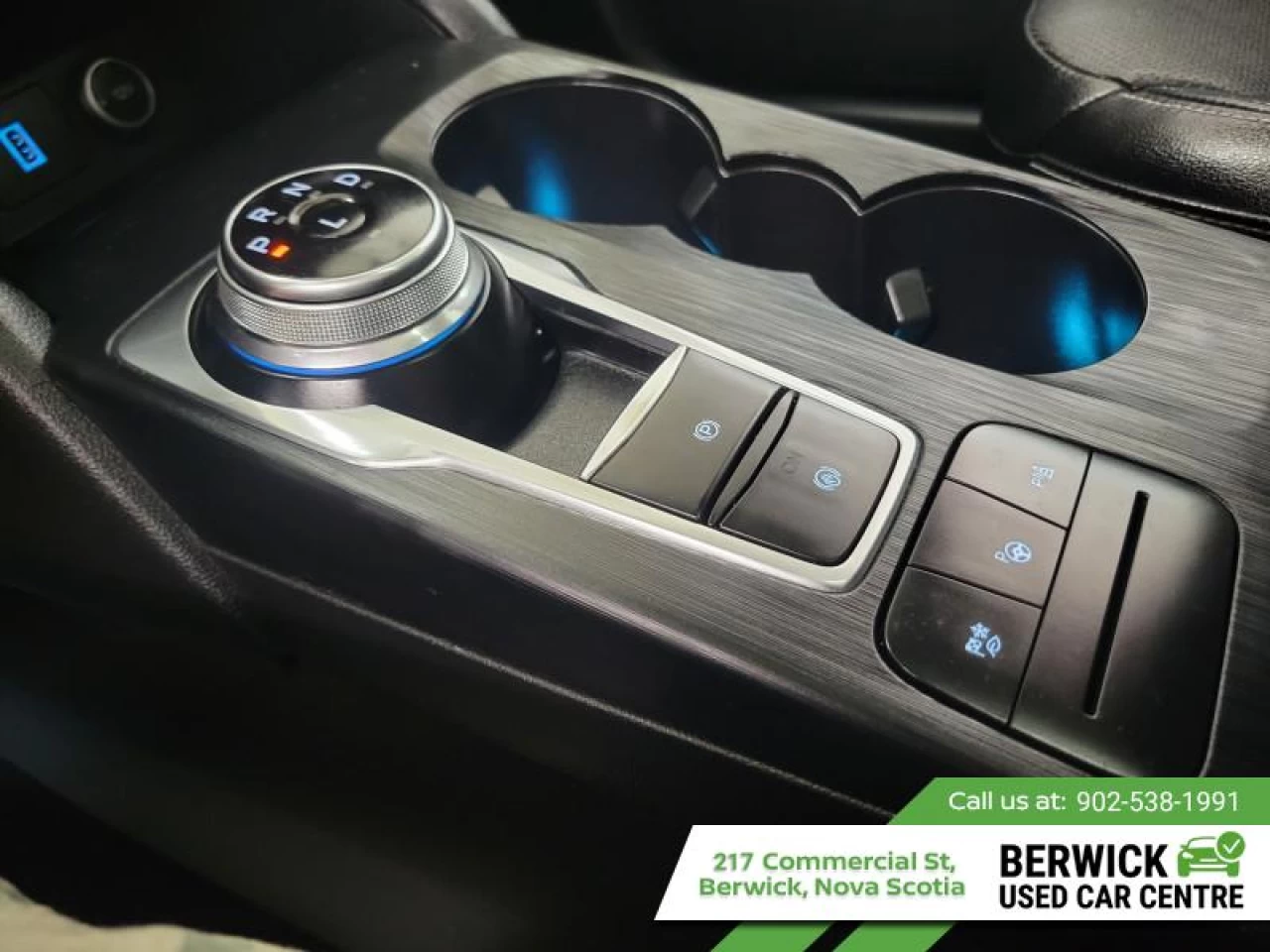 2020 Ford Escape Titanium Hybrid 4WD Main Image