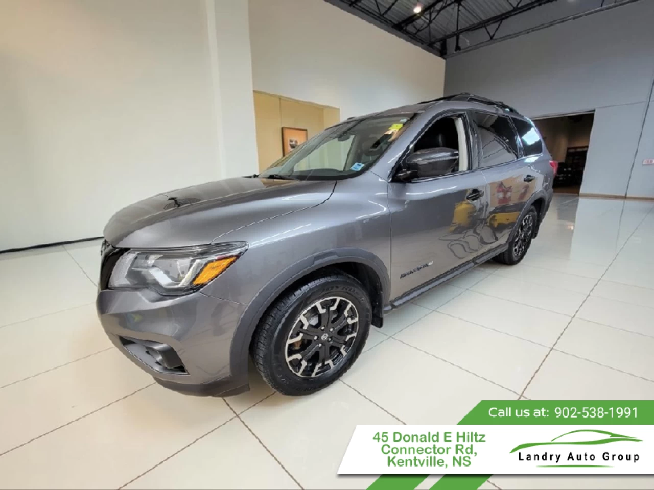 2020 Nissan Pathfinder SV Tech Main Image