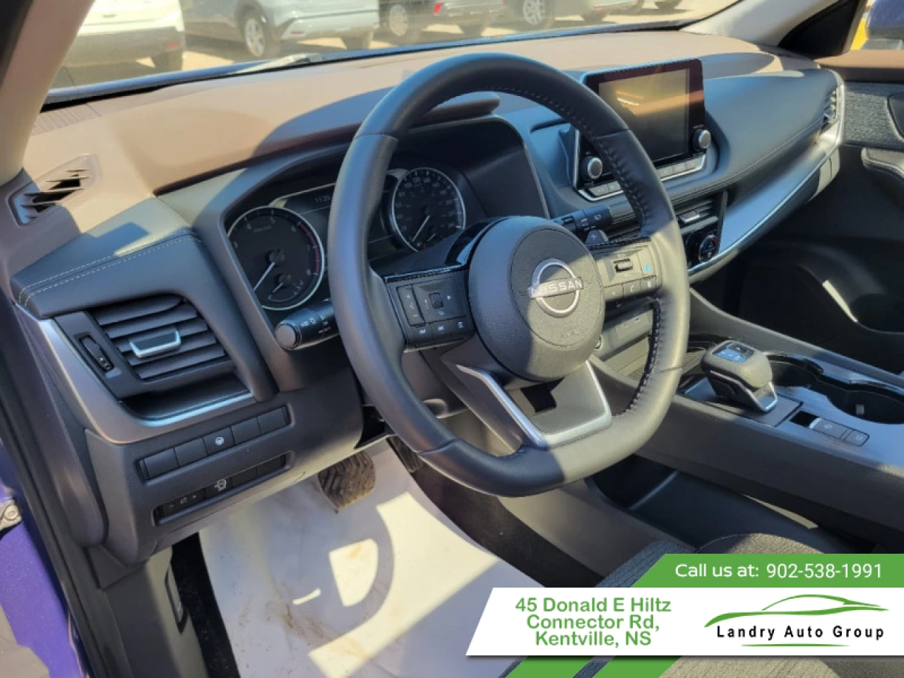 2023 Nissan Rogue SV Moonroof Main Image