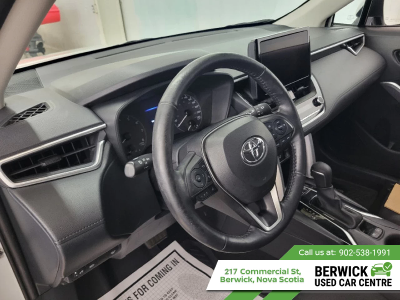 2023 Toyota Corolla Cross LE AWD Main Image