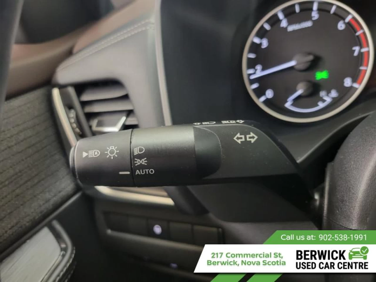 2023 Nissan Rogue SV Moonroof Main Image