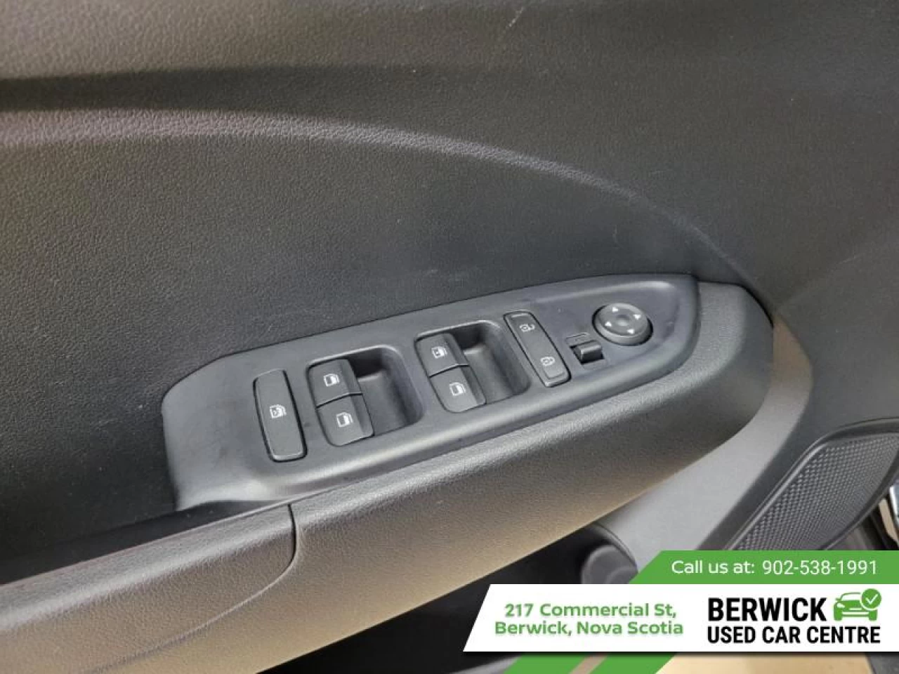 2023 Hyundai Venue Preferred Main Image