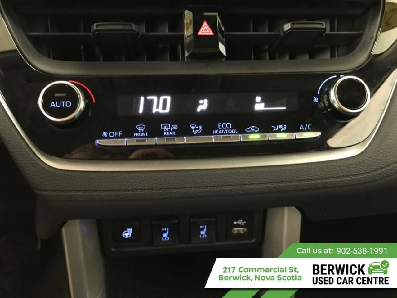 2022 Toyota Corolla Cross LE AWD Main Image