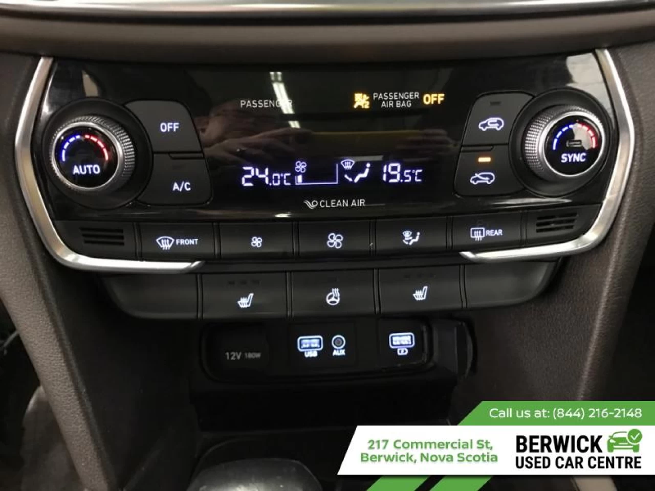 2020 Hyundai Santa Fe 2.0T Preferred AWD w/Sunroof Main Image