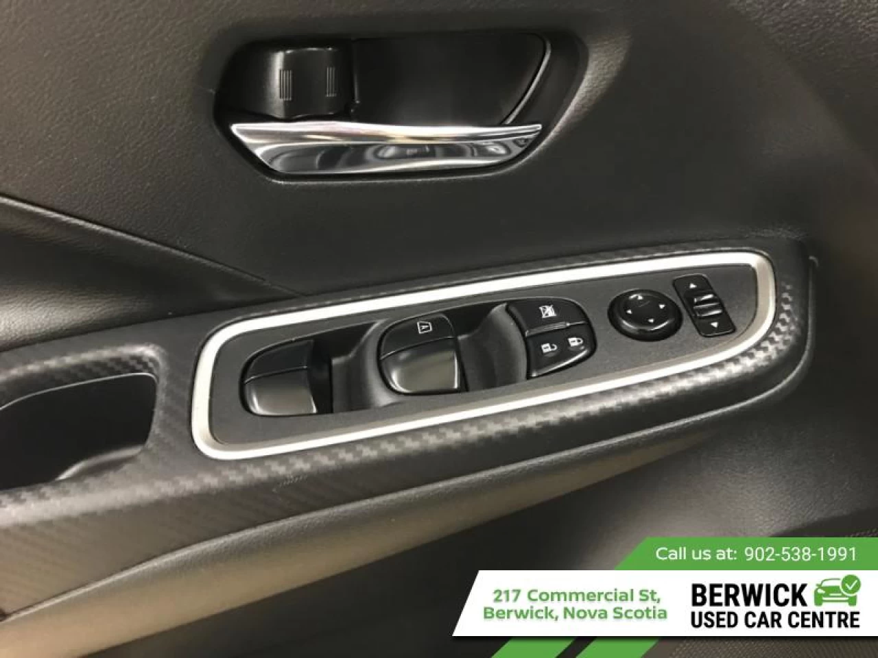 2021 Nissan Versa SR Main Image