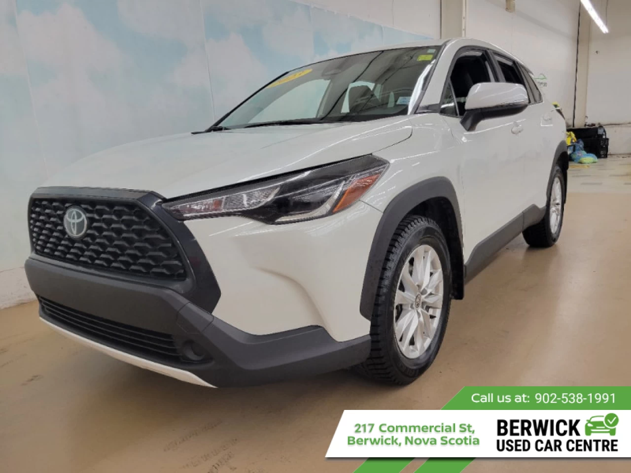 2023 Toyota Corolla Cross LE AWD Main Image