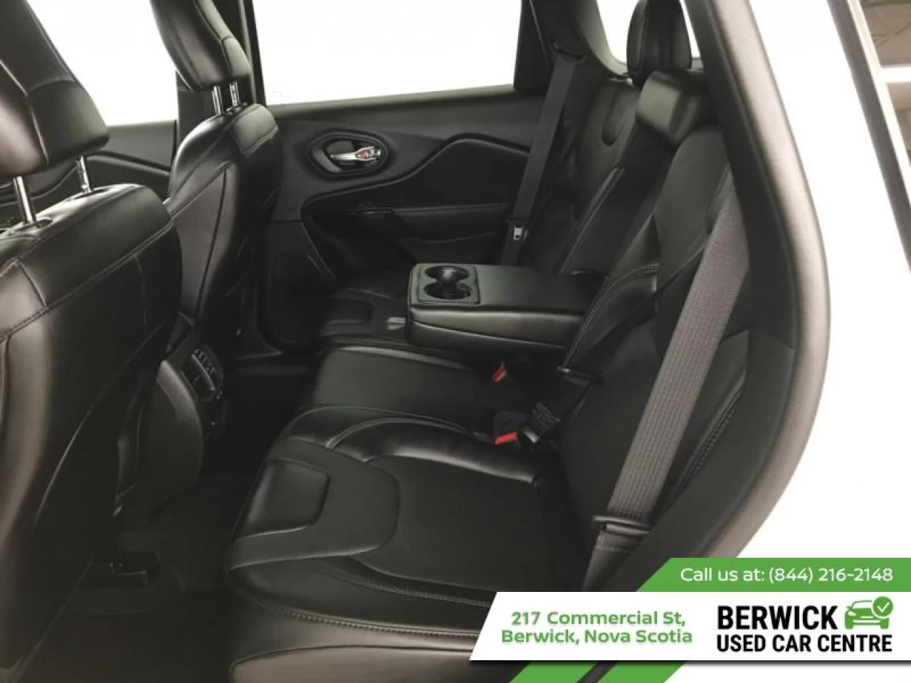 2023 Jeep Cherokee Altitude Main Image