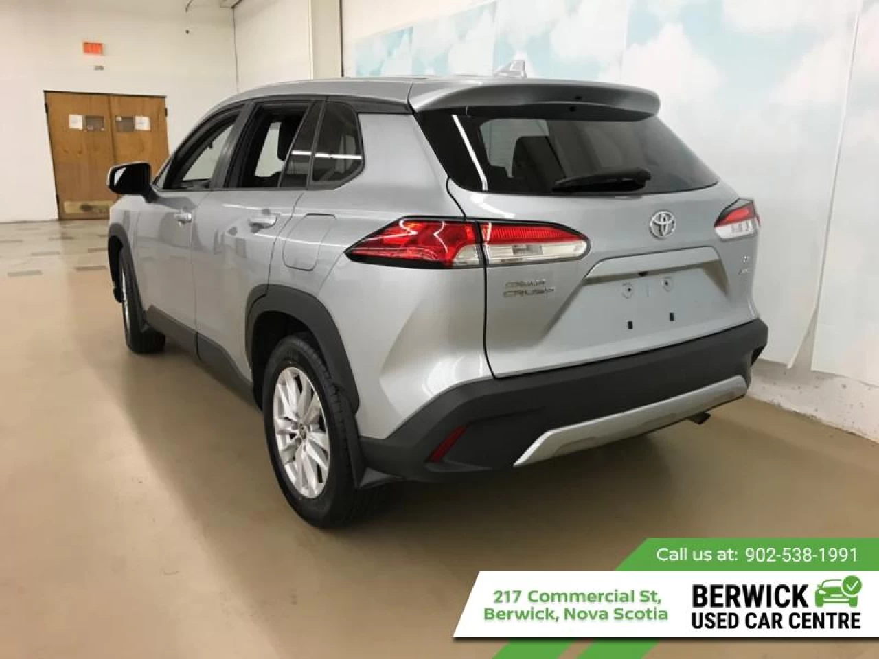 2022 Toyota Corolla Cross LE AWD Main Image