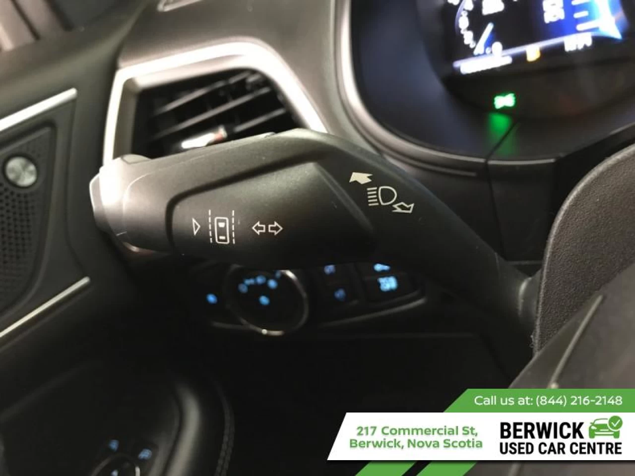 2022 Ford Edge Titanium Main Image
