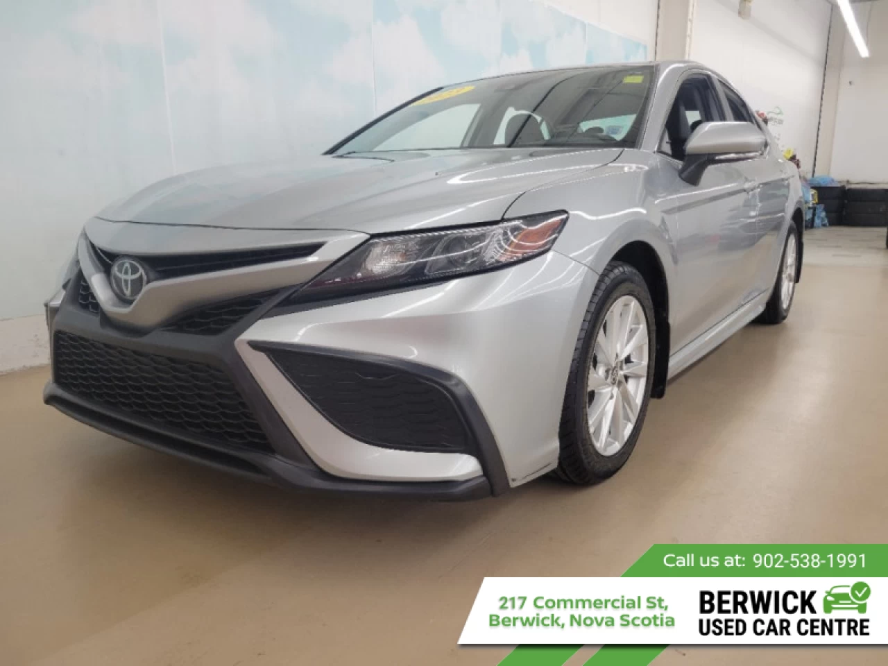 2023 Toyota Camry SE Main Image