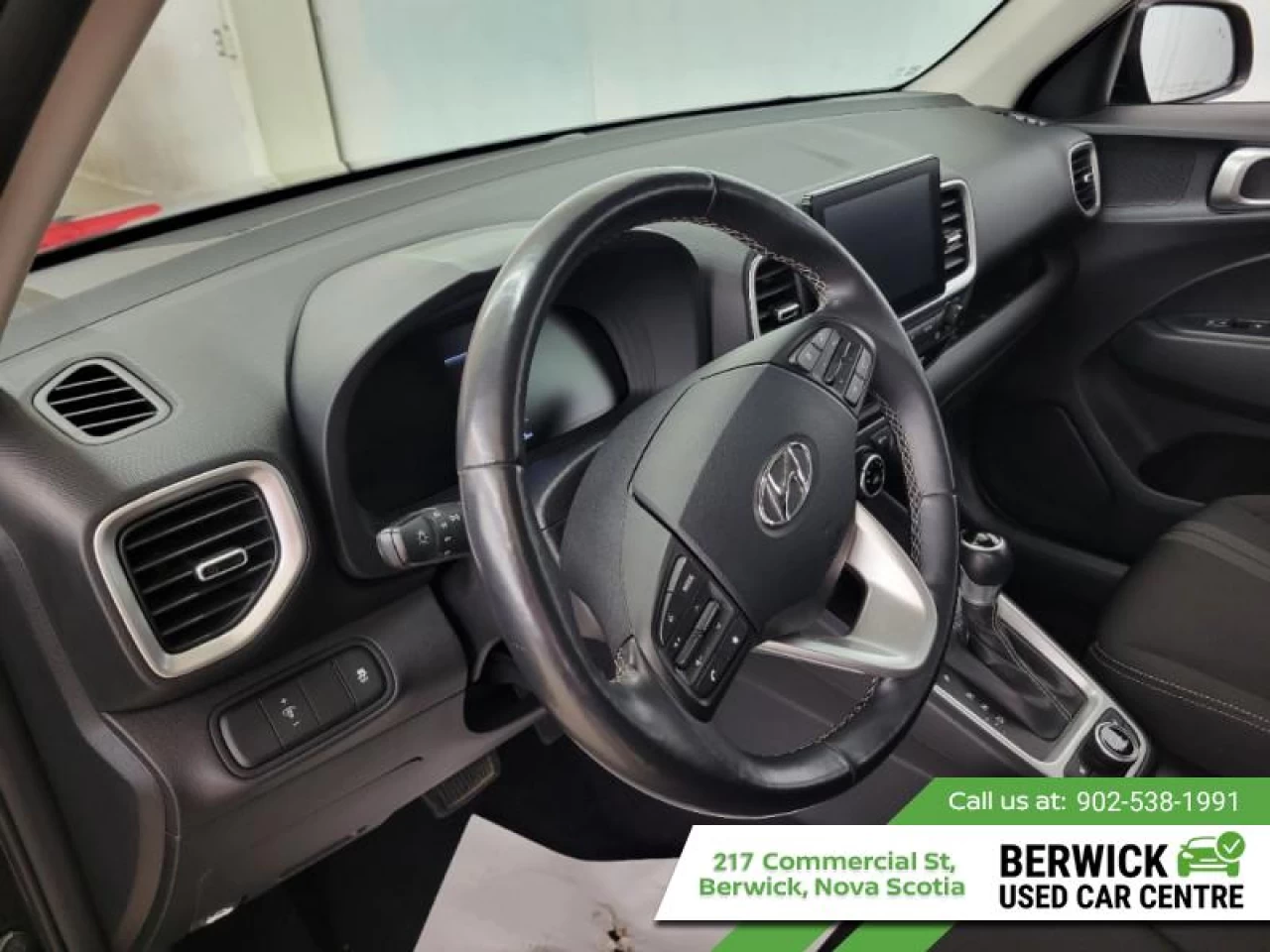 2023 Hyundai Venue Preferred Main Image