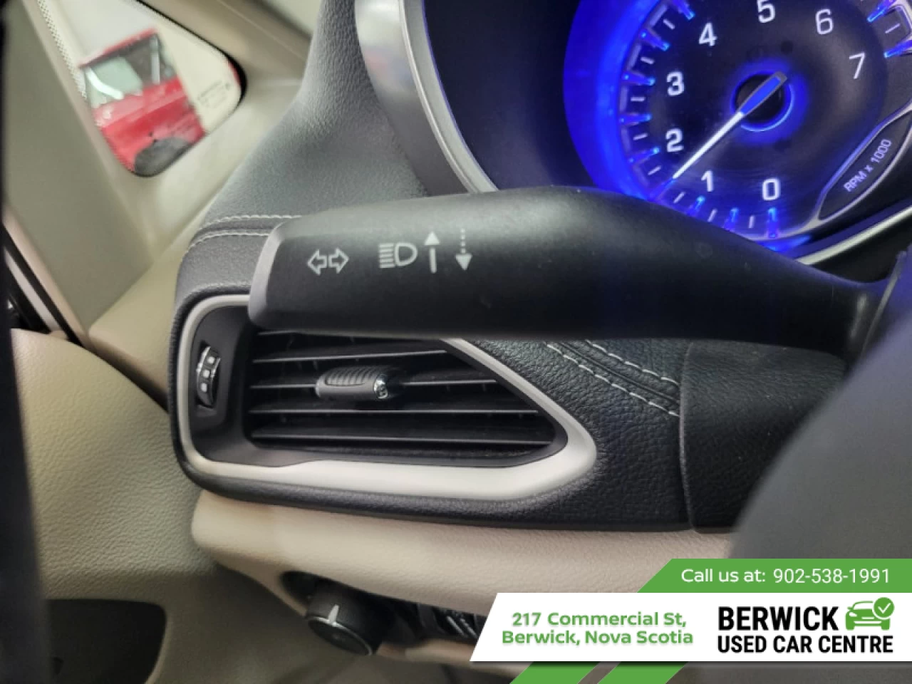 2023 Chrysler Pacifica Touring L Main Image