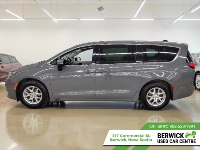 Chrysler Pacifica - 2023