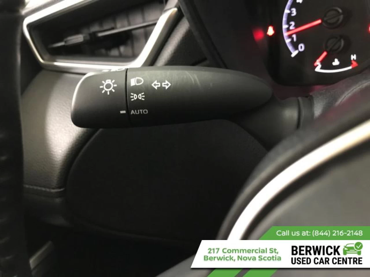 2022 Toyota Corolla Cross LE AWD Main Image