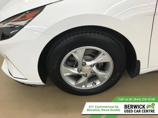 Hyundai Elantra Essential Manual 2021