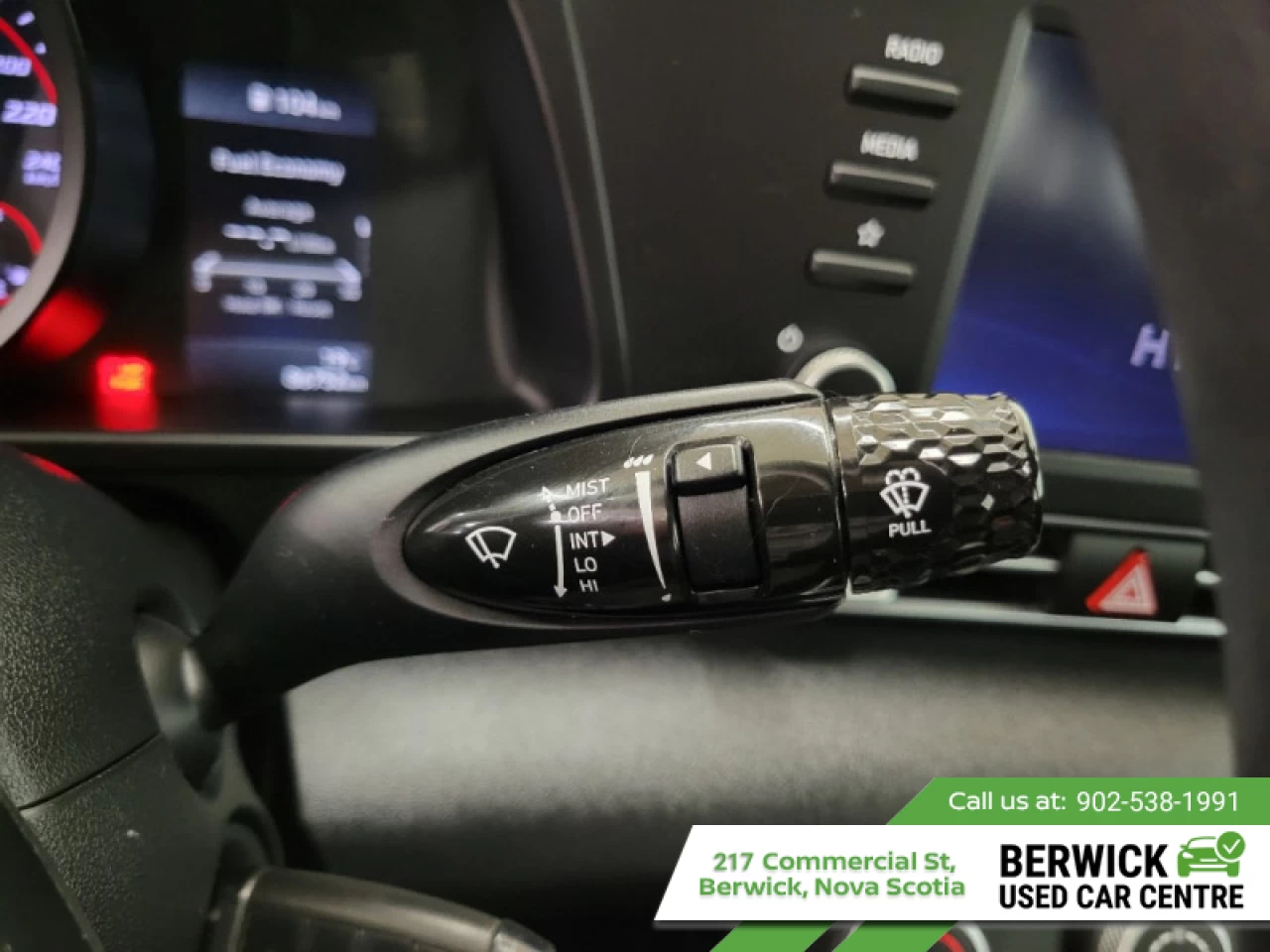 2021 Hyundai Elantra Essential Manual Main Image