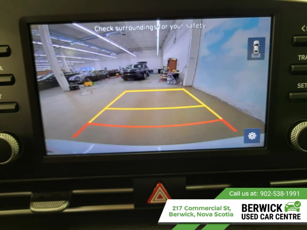 2021 Hyundai Elantra Essential Manual Main Image