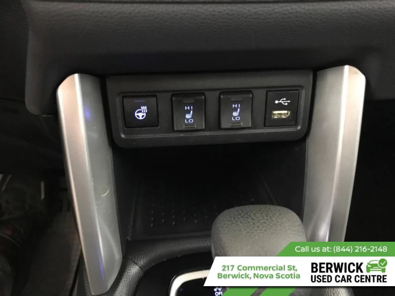 2022 Toyota Corolla Cross LE AWD Main Image