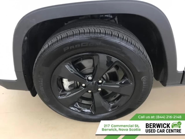 Jeep Cherokee Altitude 2023