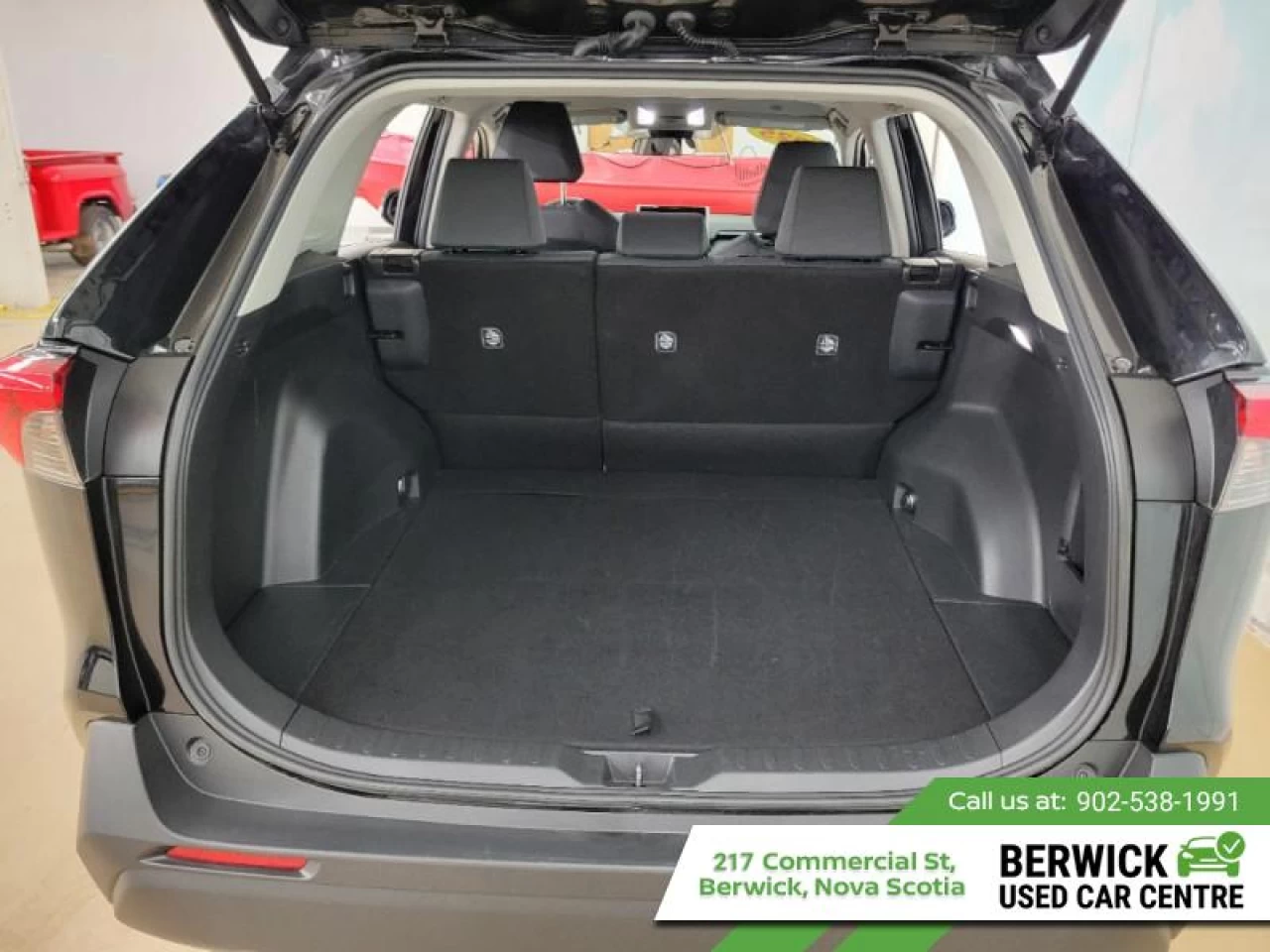 2025 Toyota RAV4 LE Main Image