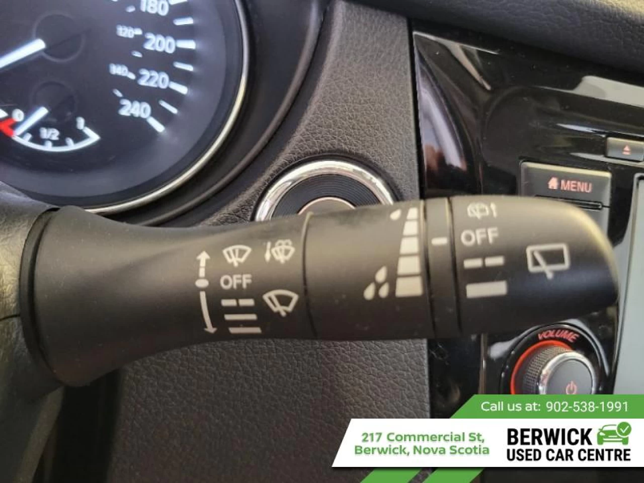 2023 Nissan Qashqai SV AWD Main Image