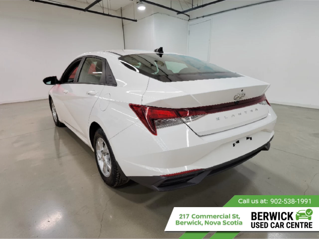 2021 Hyundai Elantra Essential Manual Main Image