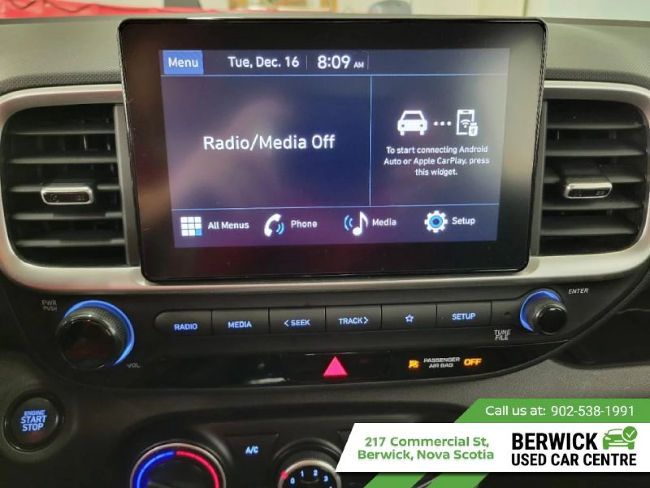 2023 Hyundai Venue Preferred Main Image