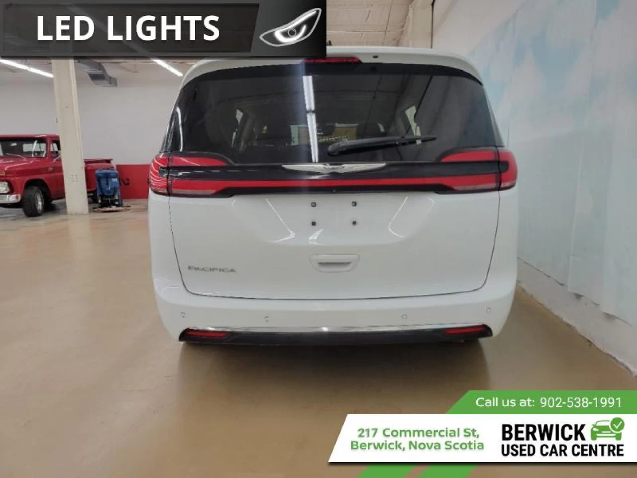 2023 Chrysler Pacifica Touring L Main Image