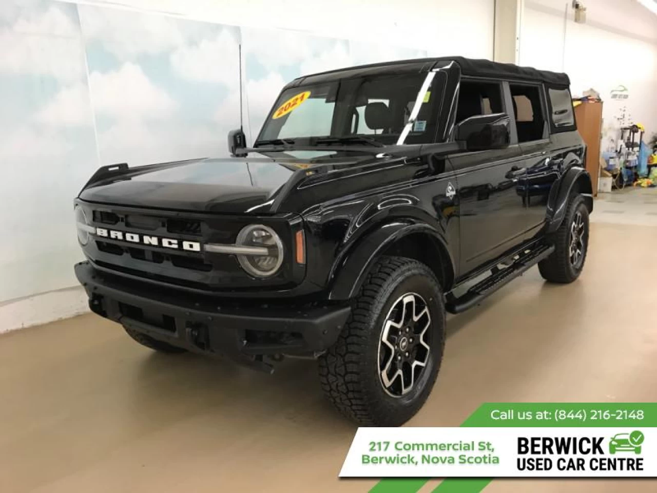 2021 Ford Bronco Outer Banks 4X4 Main Image