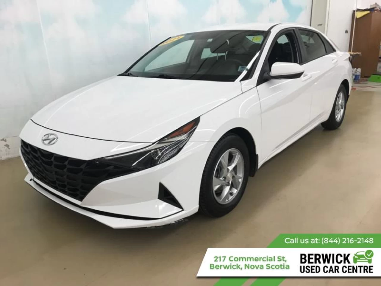 2021 Hyundai Elantra Essential Manual Main Image