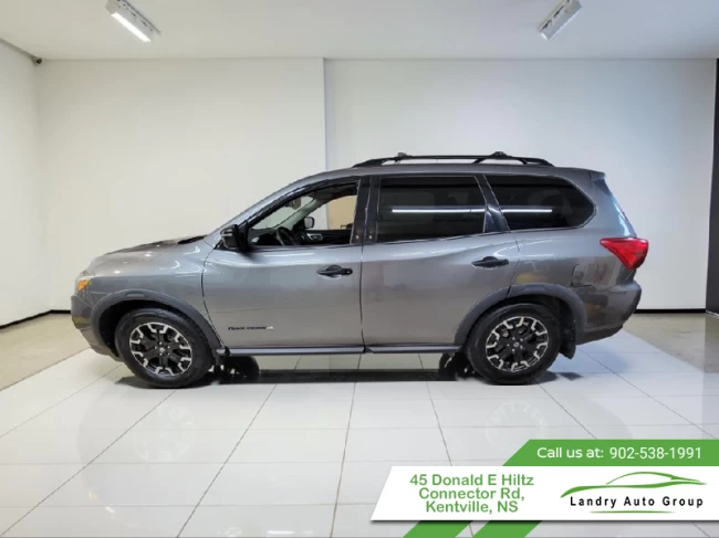 Nissan Pathfinder - 2020