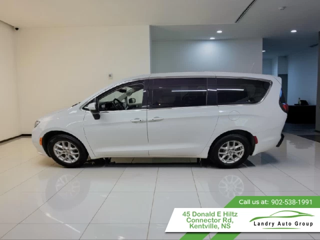 Chrysler Pacifica Touring L 2023