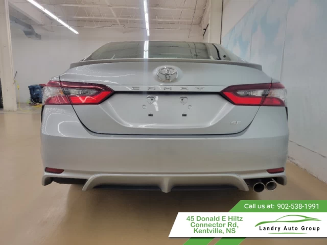 Toyota Camry SE 2023