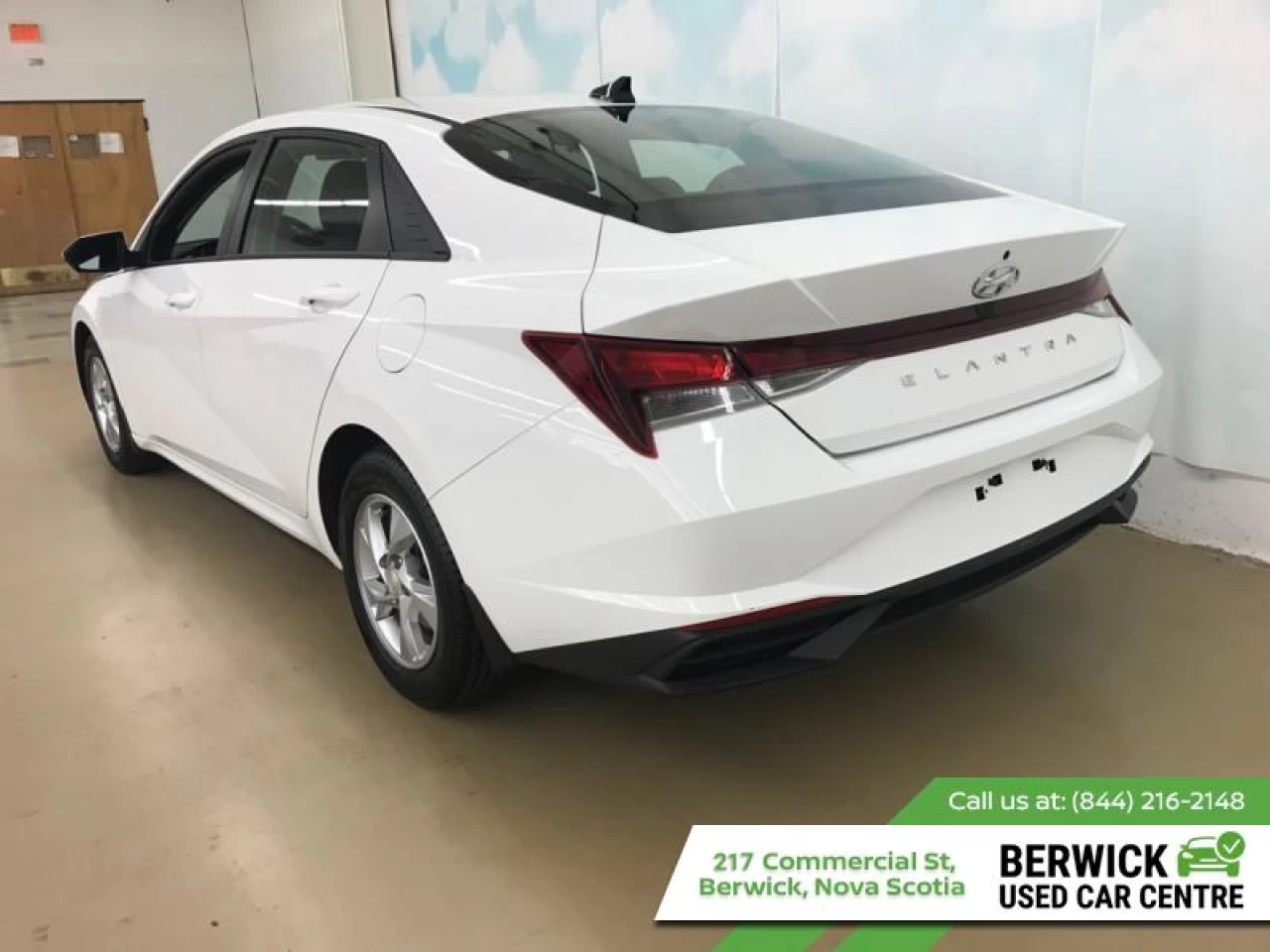 2021 Hyundai Elantra Essential Manual Main Image