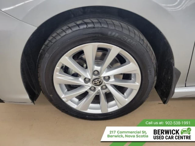 Toyota Camry SE 2023